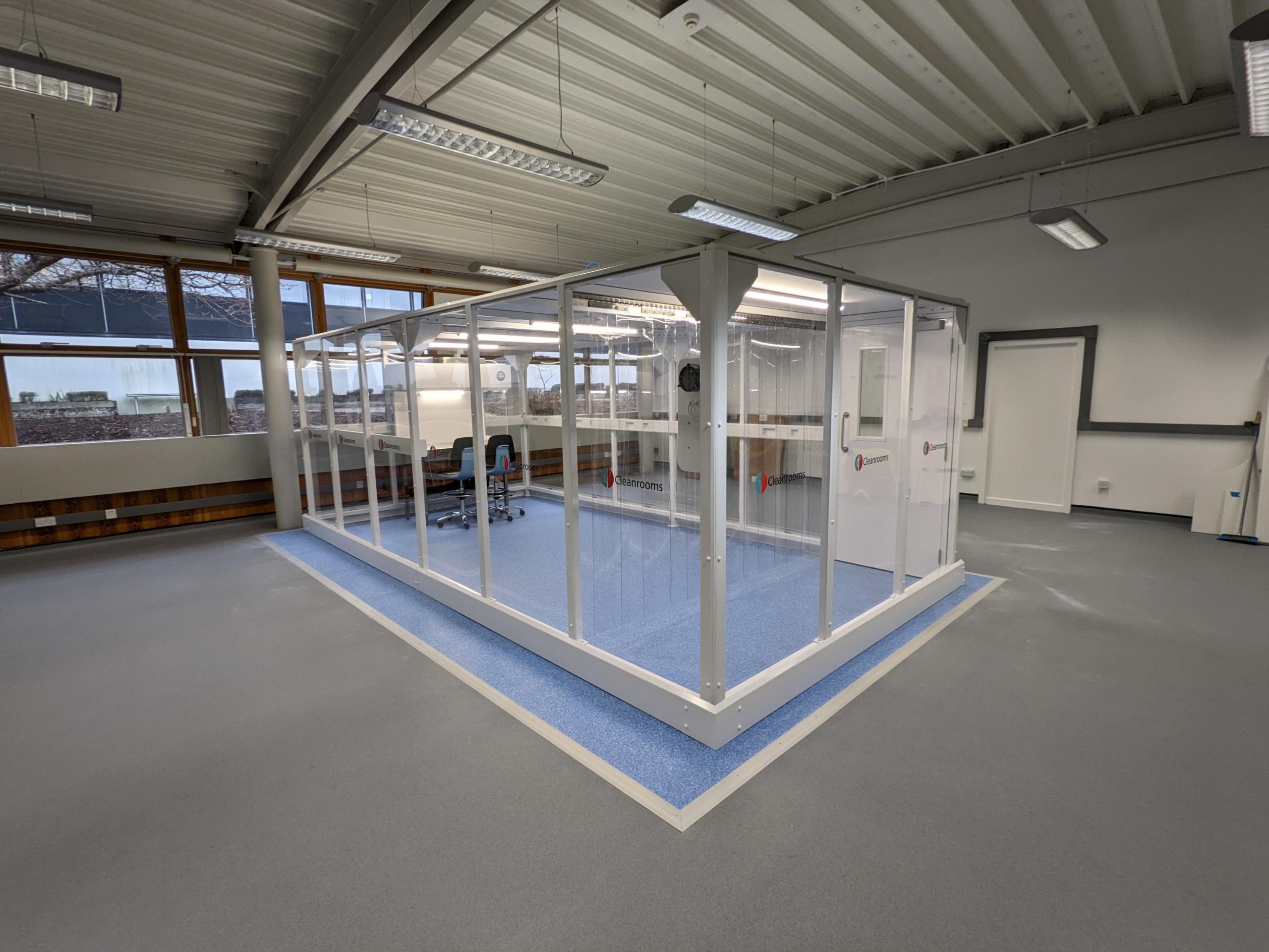 New clean room facility in Plymouth to support health tech innovation, photonics and applied research￼